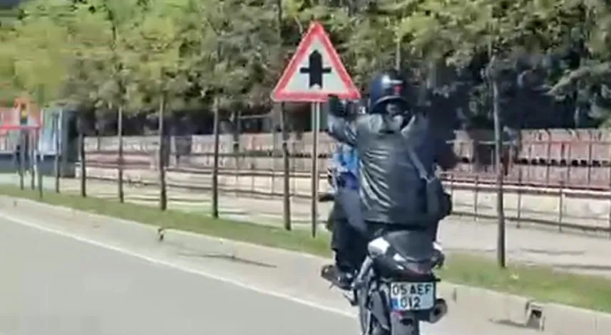 Ordu'da motosiklet ile trafikte şov yapan sürücüye ceza yağdı