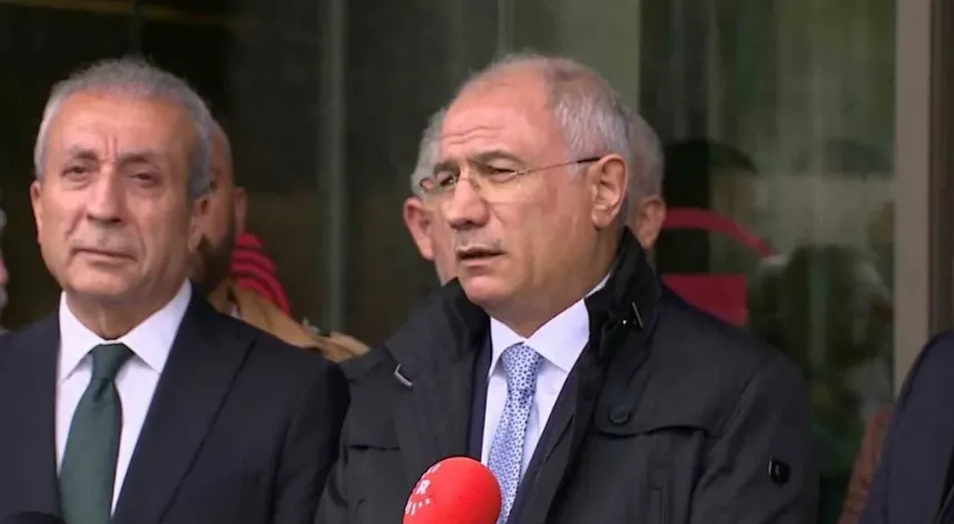 AK Parti Genel Başkan Vekili Efkan Ala Sırrı Süreyya Önder’i hastanede ziyaret etti