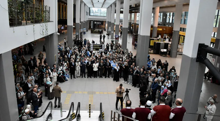 Ordu'dan hacı adayları dualarla kutsal topraklara uğurlandı