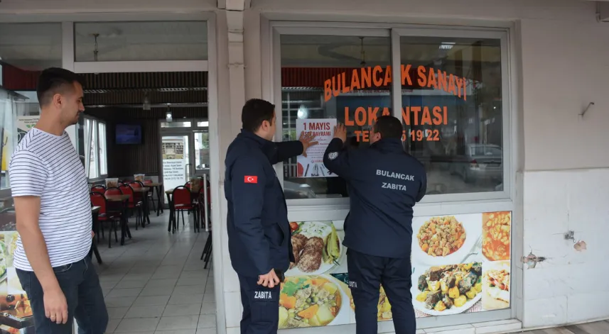 Bulancak Belediyesi'nden sanayi sitesinde çalışan işçilere yemek ikramı