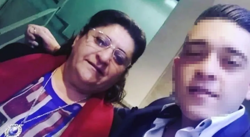 Evde annesini bıçaklayarak öldürdü