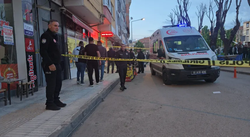 Çorum’da kavga sırasında bir kişi silahıyla kendini vurdu