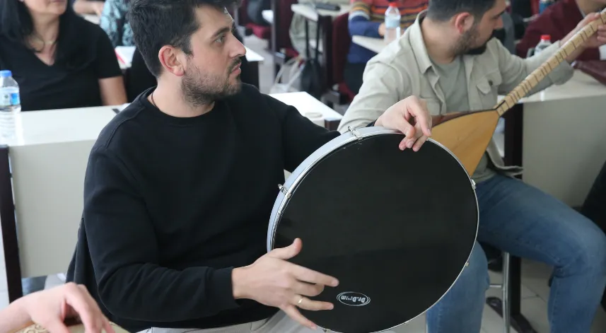 Tokat'ta farklı meslek gruplarından oluşan koro konsere hazırlanıyor