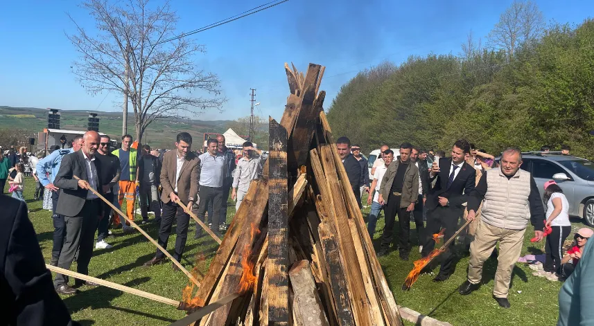 Ladik’te Hıdırellez Şenliği düzenlendi