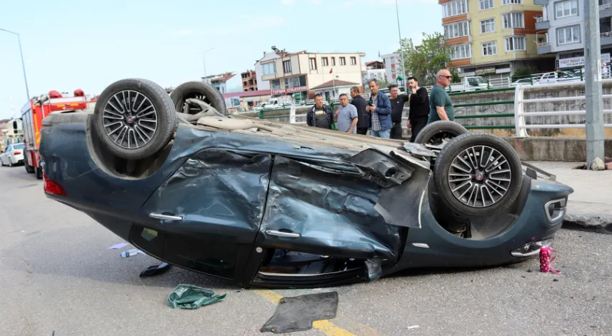 Ordu'da iki otomobil çarpıştı, 5 kişi yaralandı