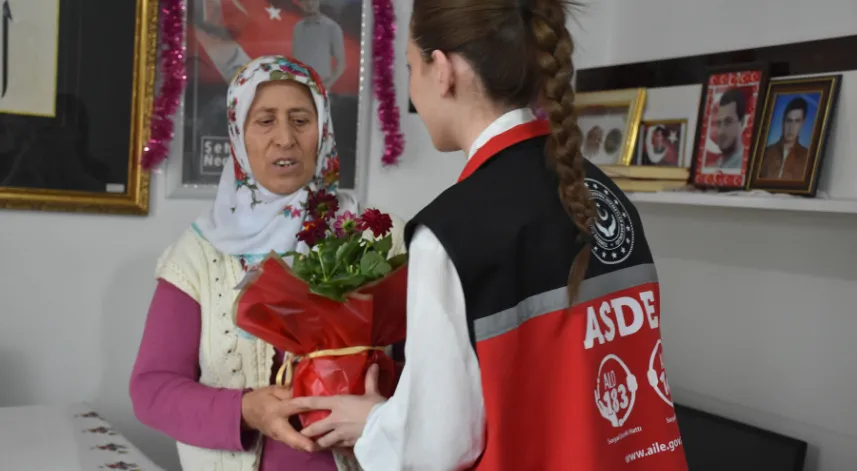 Şehit Öğretmen Necmettin Yılmaz'ın ailesine 