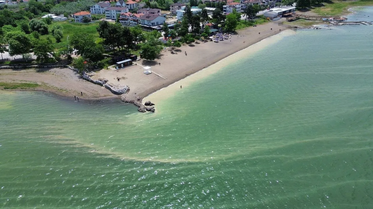 İznik Gölü'nde endişelendiren görüntü