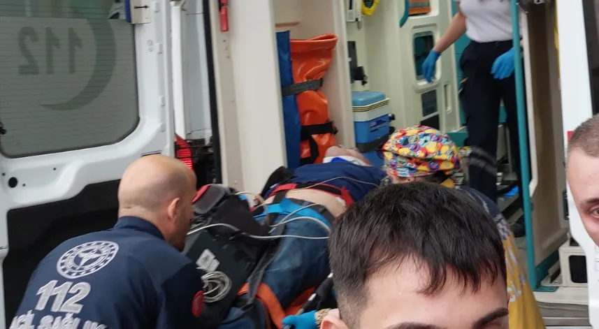 Cezaevi müdürü cinayetine karışan şahsa berberde silahlı saldırı: Kafasından vuruldu