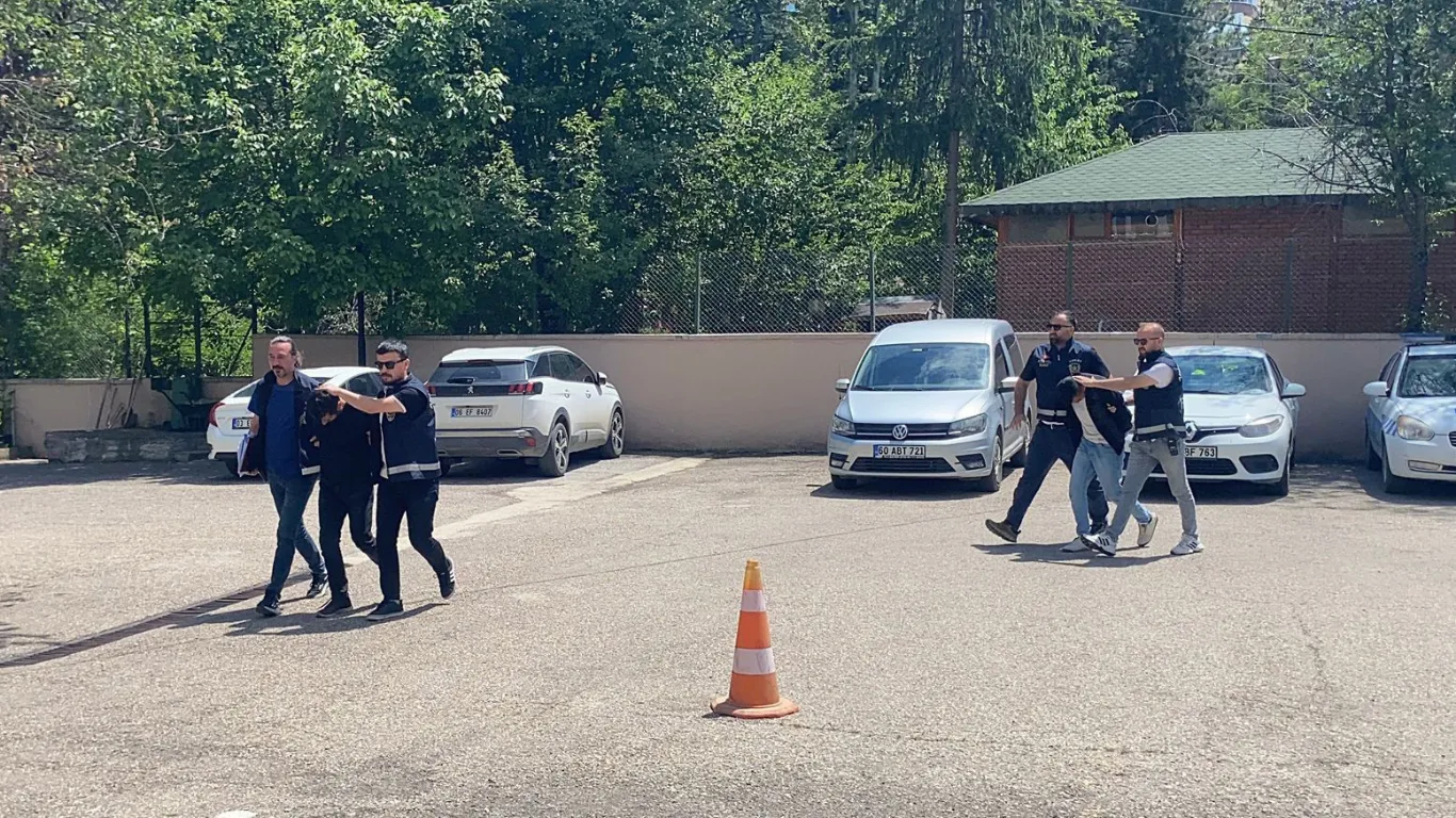 Kaza ihbarında yaralı bulunan ve darp izlerine rastlanan Hatice'nin ölümüne 2 gözaltı