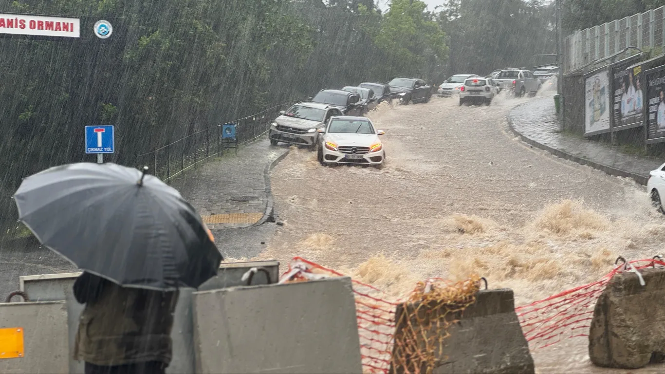 Trabzon'da sağanak etkili oldu