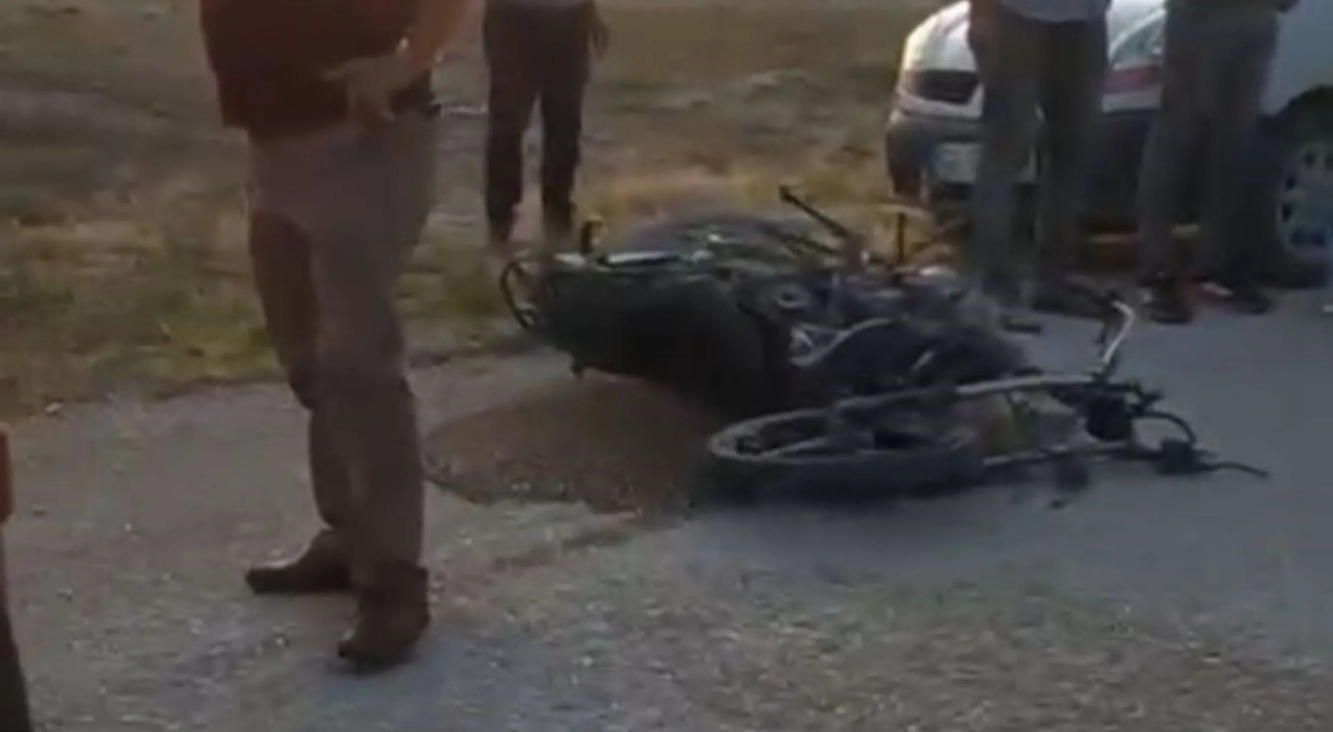 Motosiklet ile otomobil çarpıştı: 2 kardeş hayatını kaybetti