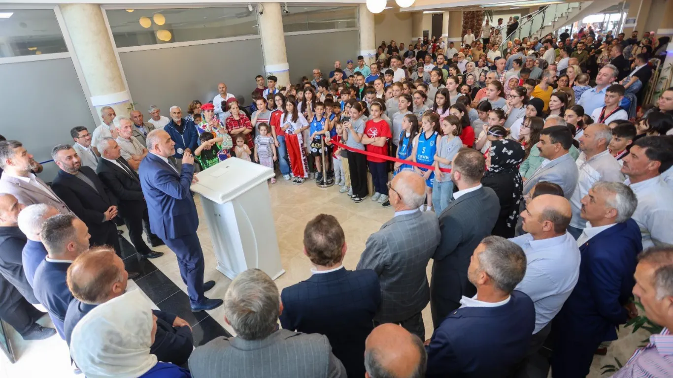 Canik’te bayramlaşma programına yoğun ilgi