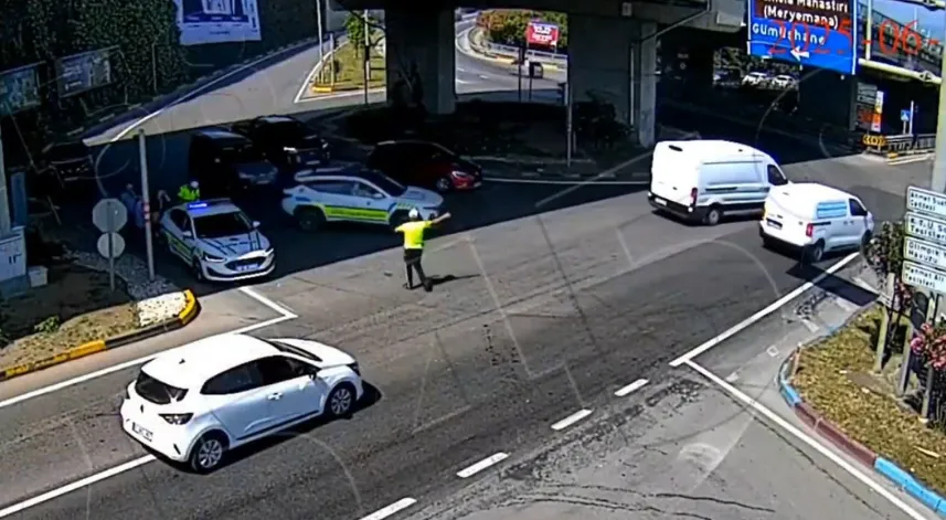 Sınava geç kalan öğrencilerin yardımına polis ekipleri yetişti