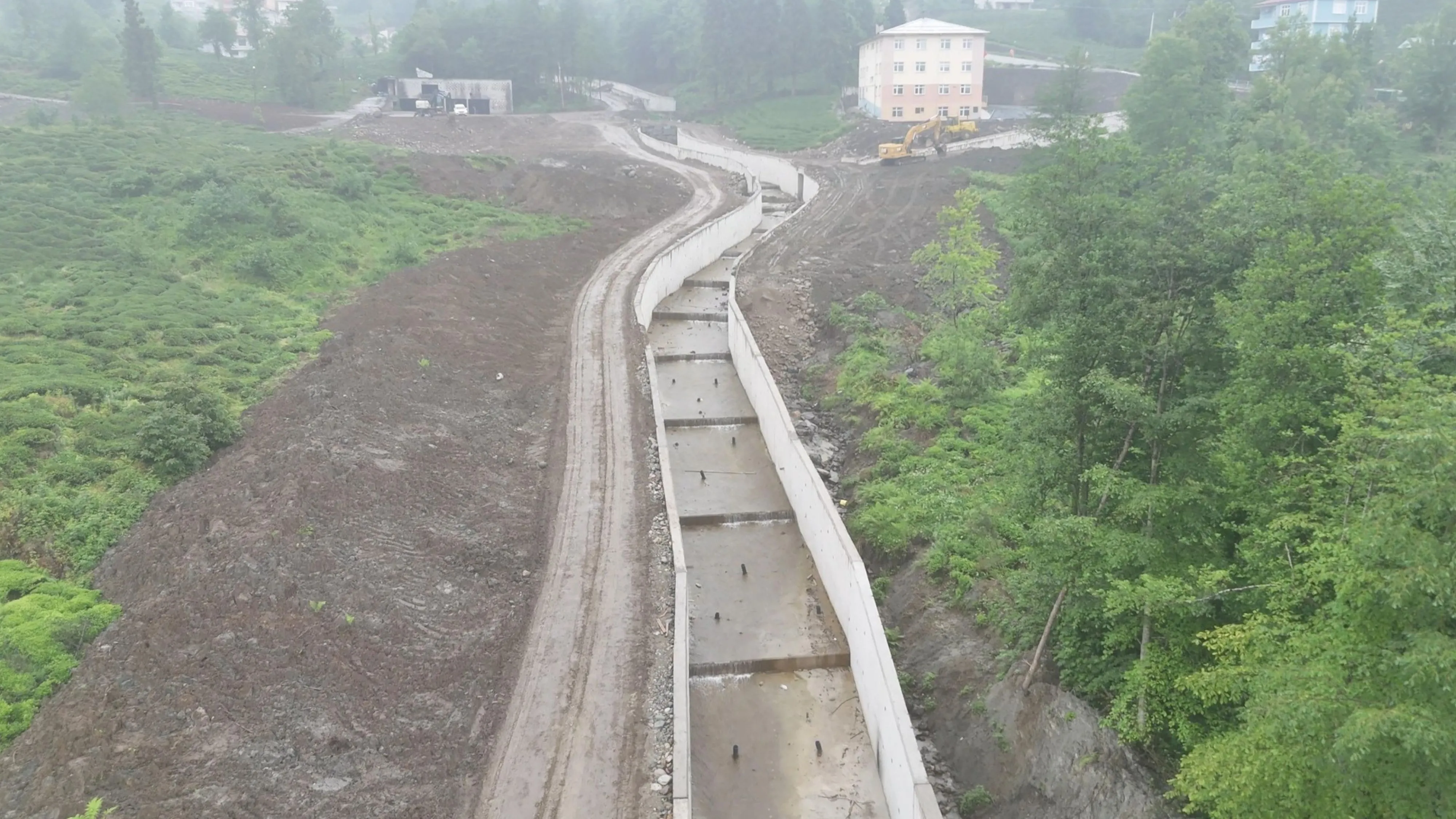 Sahur Deresi'nde taşkın riskine karşı ıslah çalışmaları sürüyor