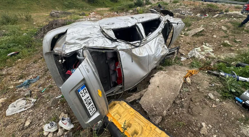 Samsun'da şarampole devrilen otomobildeki 4 kişi yaralandı