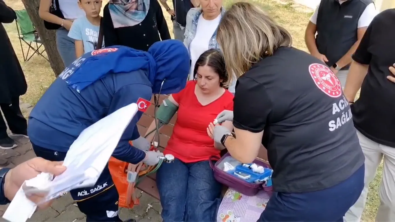 Sınava geç kaldı, sinir krizi geçirip hastaneye kaldırıldı