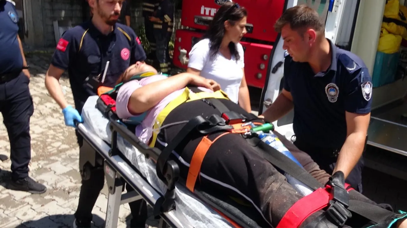 Zonguldak'ta 5 katlı binada patlama; 3'ü ağır, 7 yaralı