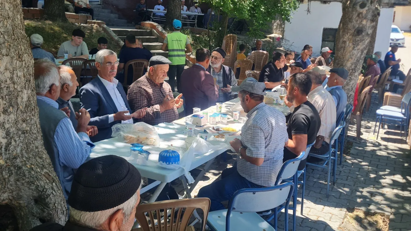 Pazar ilçesinde şükür duası yapıldı, yemek ikram edildi