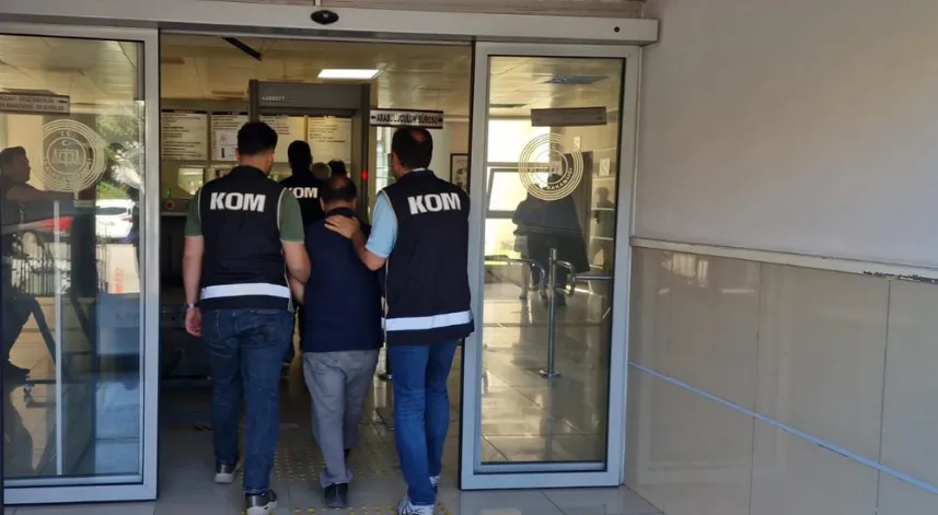 Müze müdürü ve muhasebecisine gözaltı