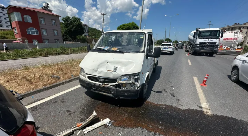 Samsun’da 3 araçlı zincirleme kaza; 2 yaralı