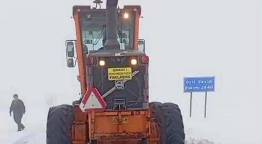 İspir'de temmuz ayında kar sürprizi