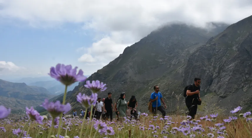 Gümüşhane'deki Artabel Gölleri Tabiat Parkı'nda hafta sonu yoğunluğu