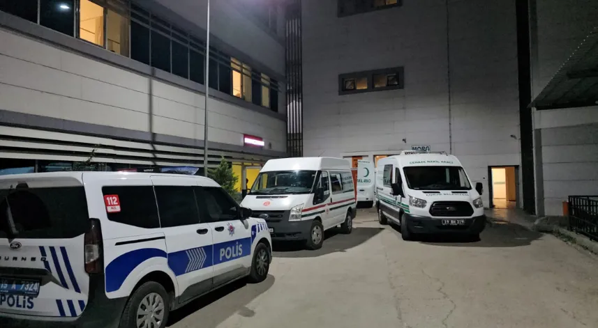 Çorum'da evinin önünde düşen yaşlı adam hastanede hayatını kaybetti