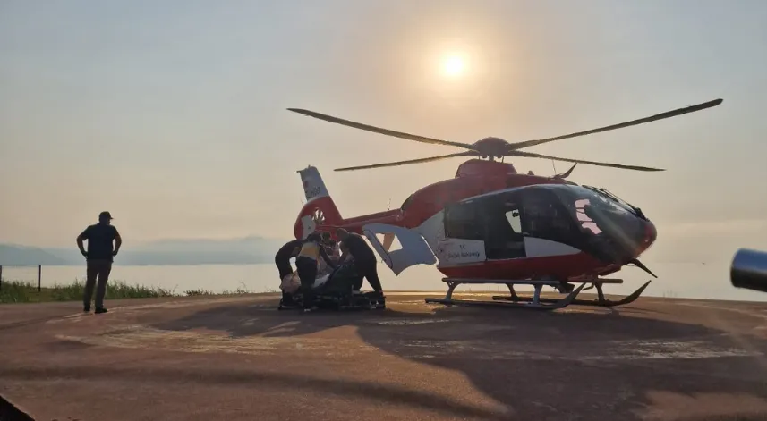 Trabzon'da ambulans helikopter, yaylada rahatsızlanan kadın için havalandı