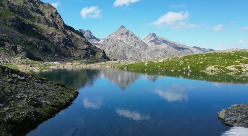 Sıcaklardan kaçıp Yusufeli’nin zirvelerinde serinliyorlar