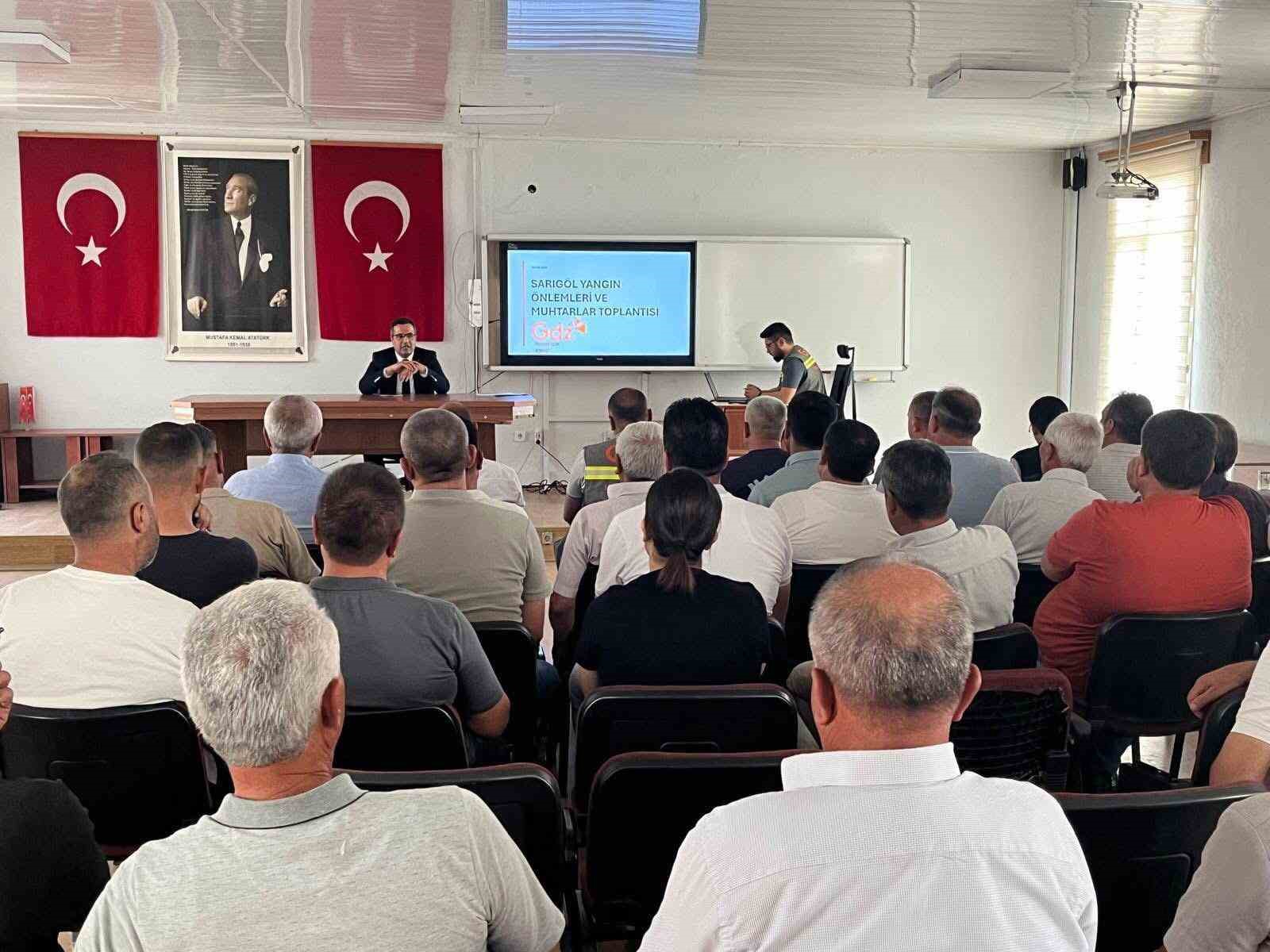 Sarıgöl’de muhtarlarla orman yangınları toplantısı yapıldı