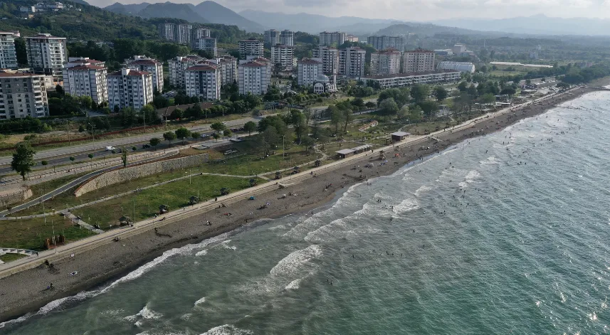 Karadeniz'deki Batıpark Millet Bahçesi, ziyaretçilerine birçok aktiviteyi bir arada sunuyor