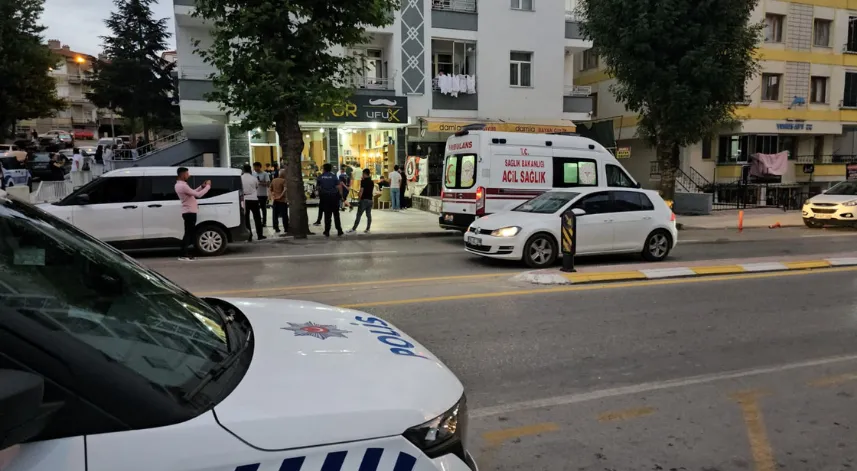 Çorum'da bir kişi berberde karşılaştığı husumetlisini silahla ağır yaraladı