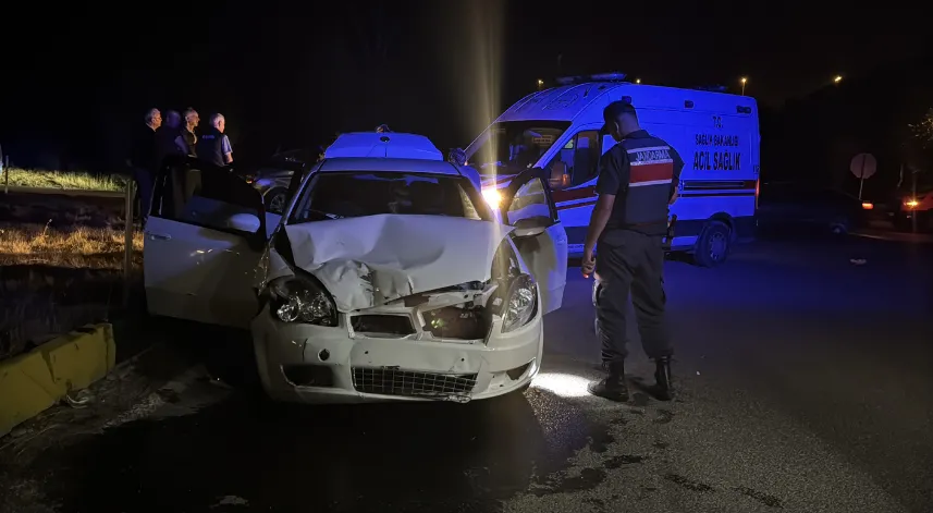 Bolu'da çarpışan iki otomobildeki 4 kişi yaralandı