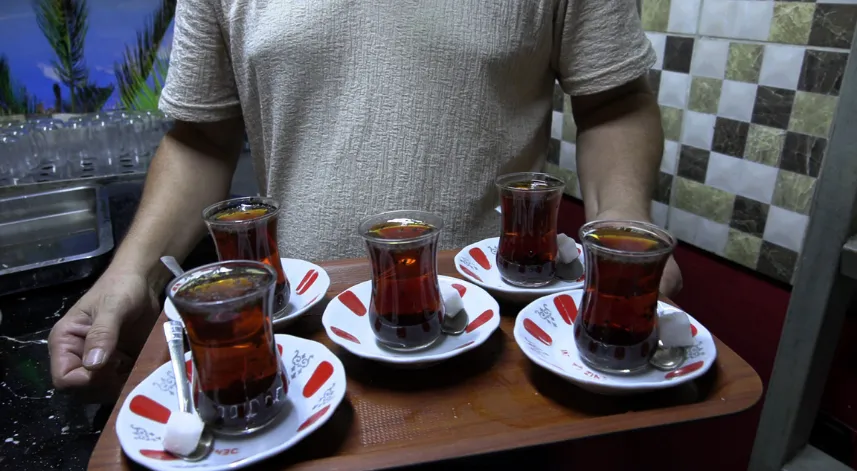 Demli çay tüketiminde 'böbrek taşı' riski