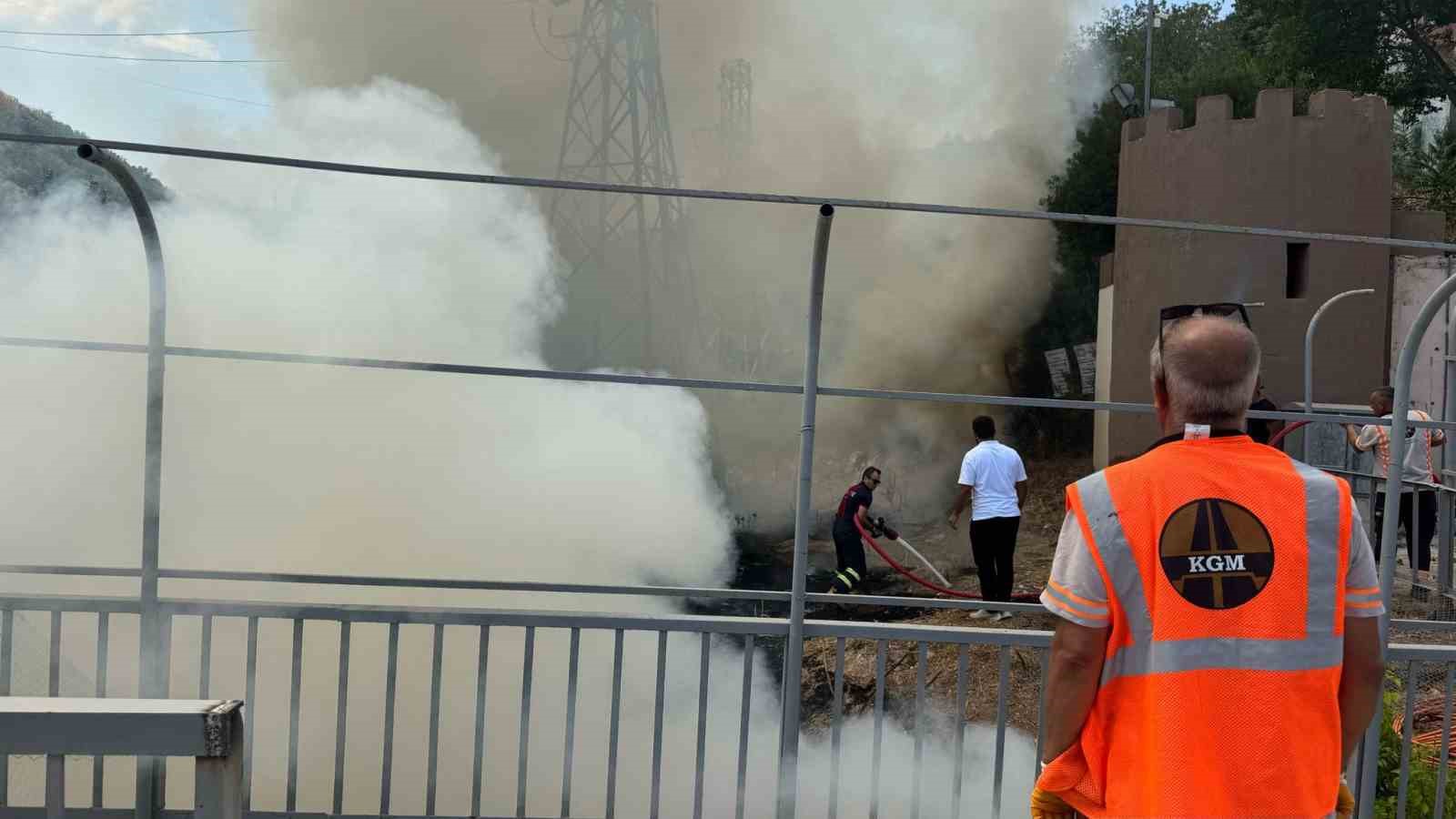 Hamsu köprüsünün yıkım çalışmaları sırasında yangın çıktı