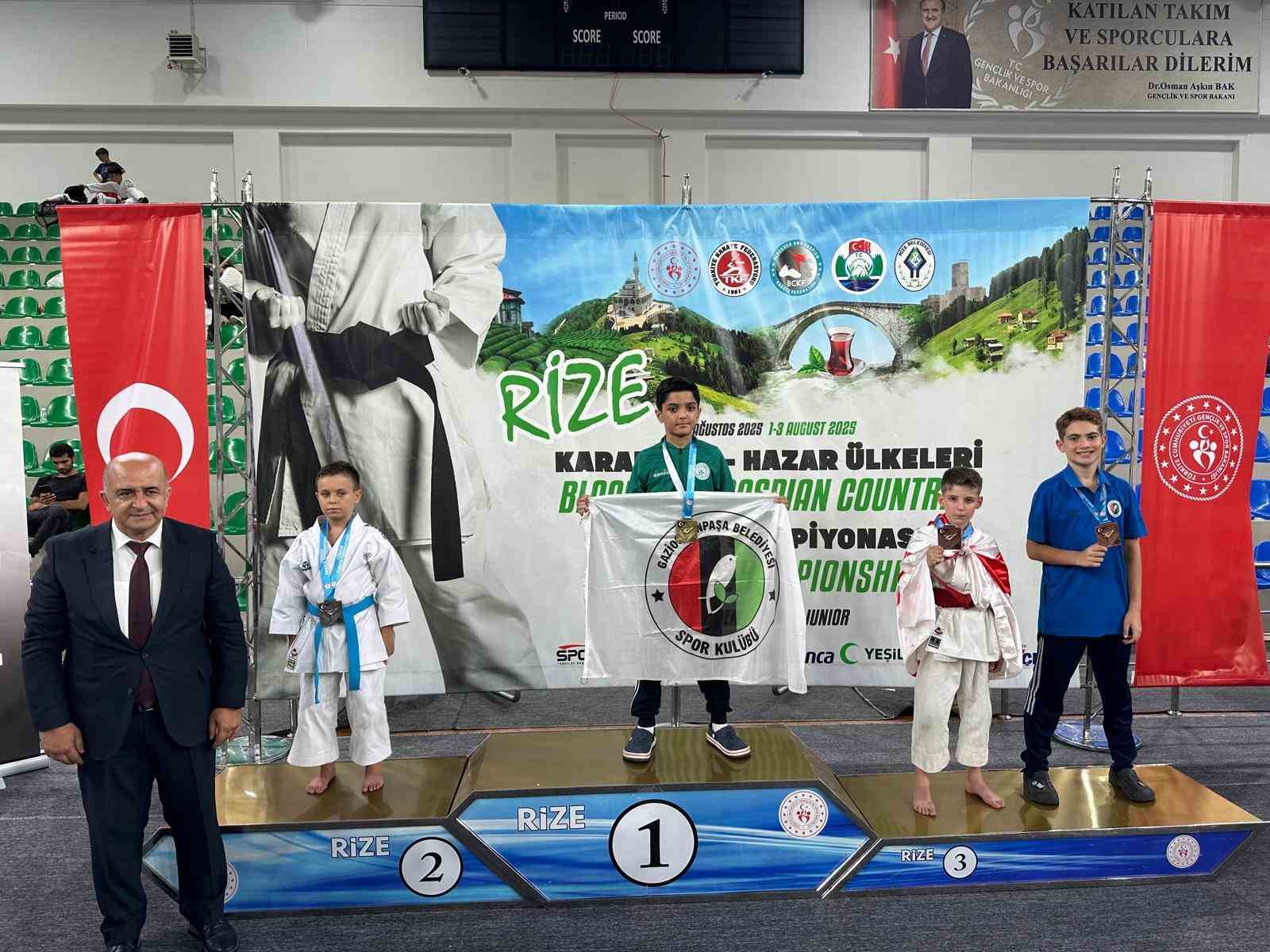 Karate takımından uluslararası arenada gururlandıran başarı