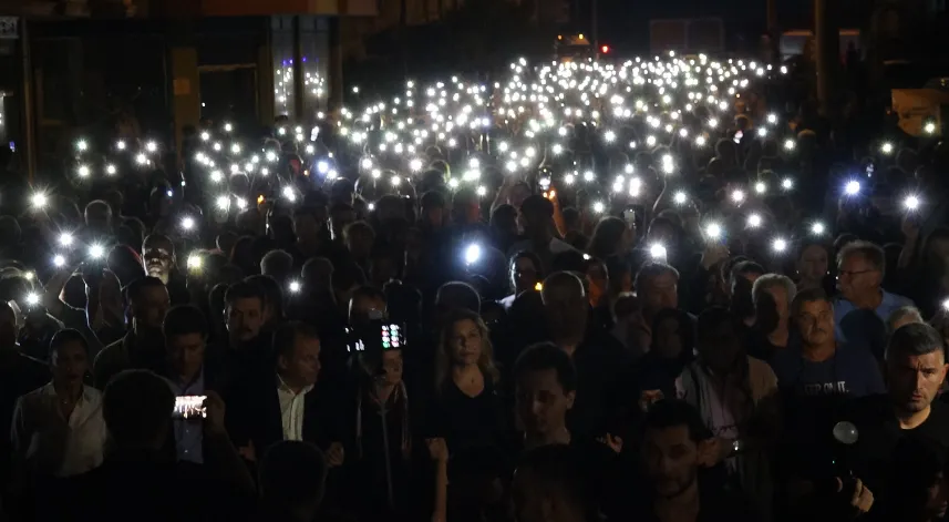 Boşanma aşamasındaki kocasının katlettiği Sinem'e 'ışıklı' anma