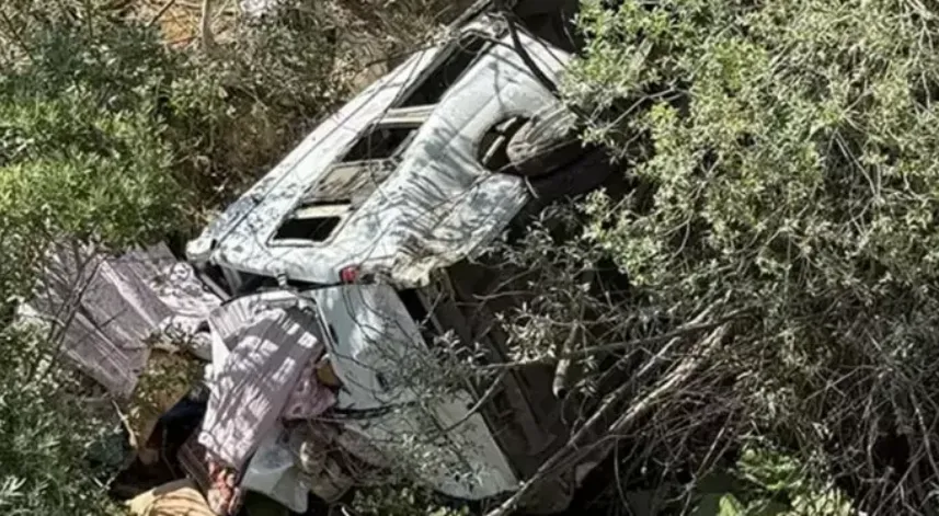 Fındık işçilerini taşıyan minibüs uçuruma yuvarlandı, 3 kişi öldü, 18 kişi yaralandı 