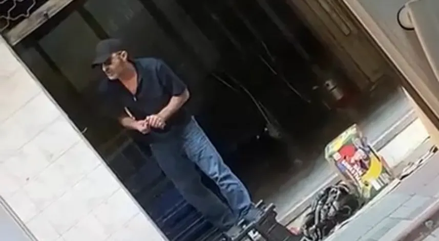 Sokak ortasında 2 şarjör mermiyi ateşlemesi kamerada; 3 yaralı