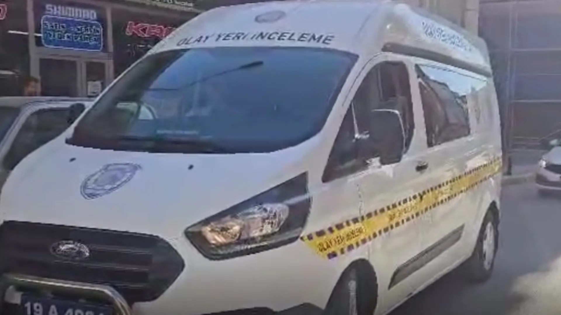 Otoparkta pompalı saldırı: Eski patronu ile bir müşteriyi yaraladı