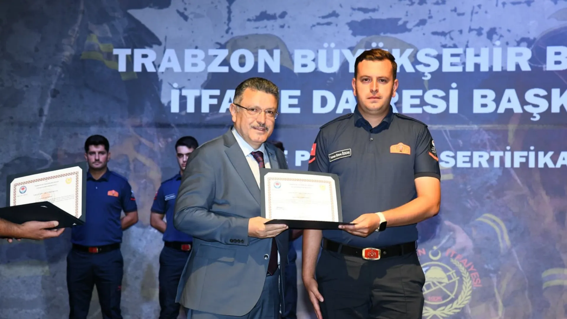 Trabzon'da yeni itfaiyeciler törenle göreve başladı