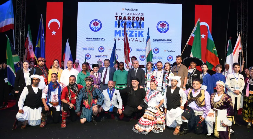 Uluslararası Horon Festivali’nden dünyaya mesaj verdiler