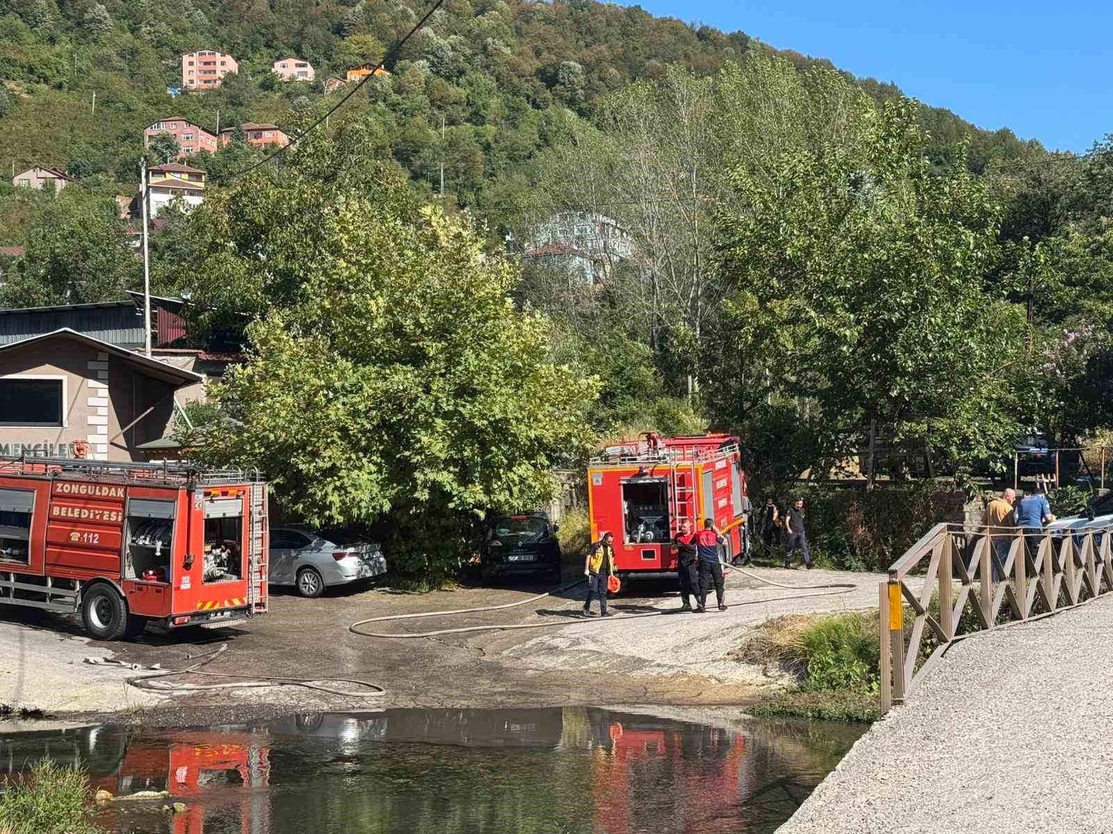 Zonguldak’ta ormanlık alanda çıkan yangın kısa sürede söndürüldü