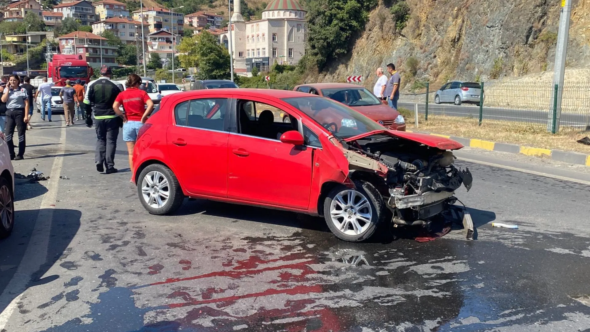 Zonguldak’ta zincirleme trafik kazasında 5 araç birbirine girdi