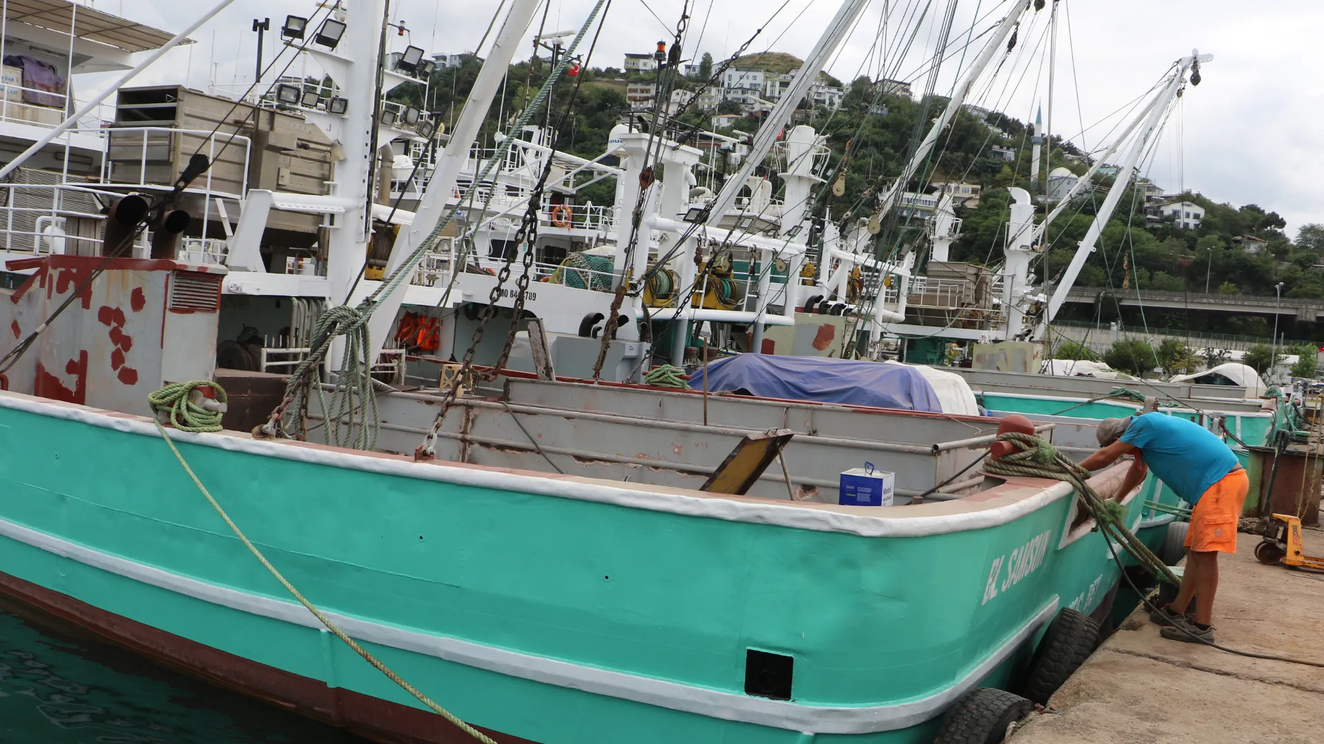 Balıkçılar av sezonu öncesinde son hazırlıklarını yapıyor