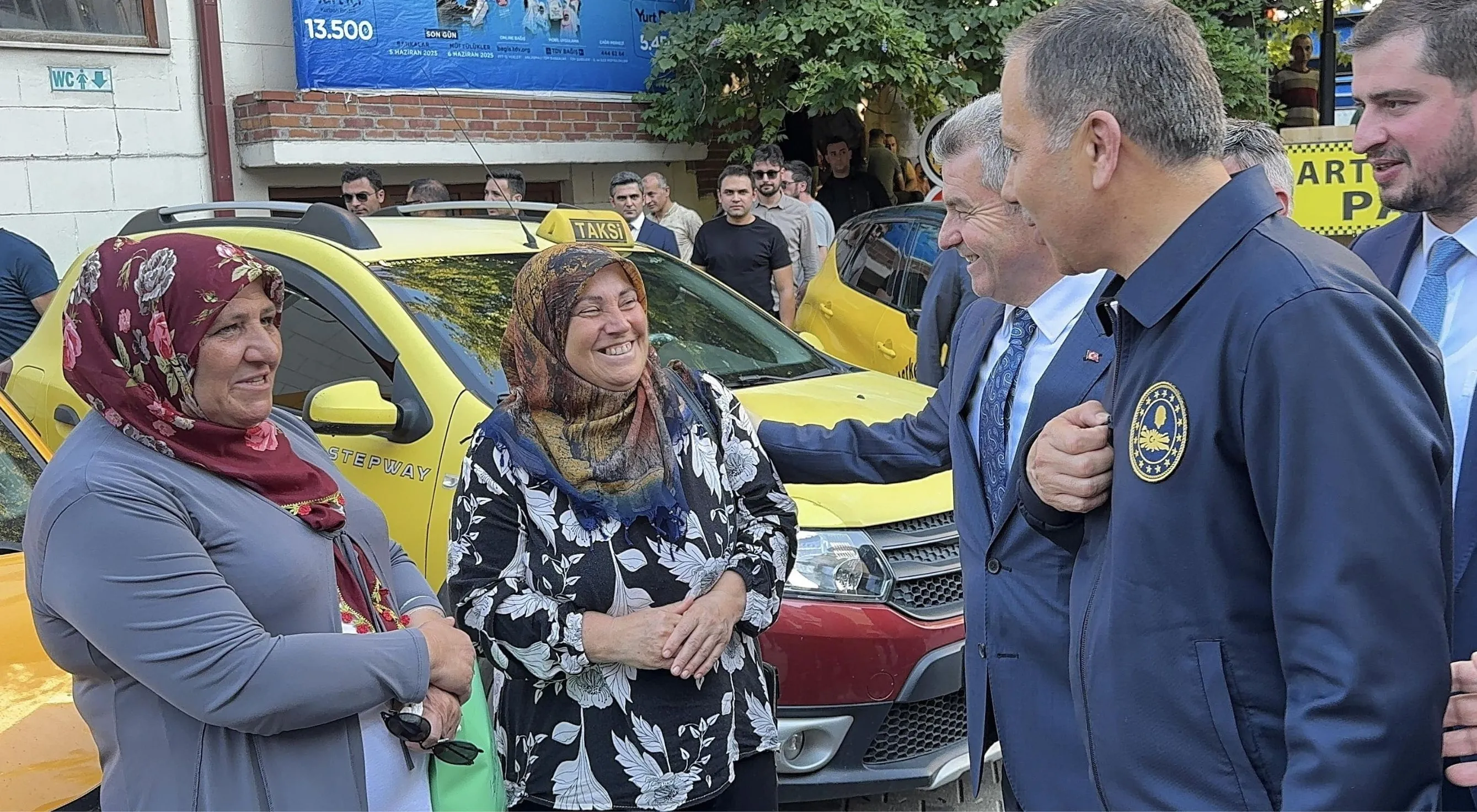 İçişleri Bakanı Yerlikaya, Artvin'de ziyaretlerde bulundu