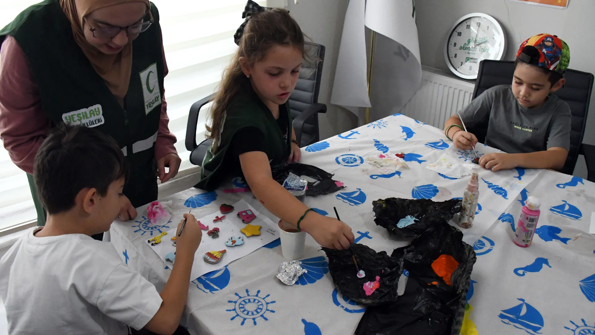 Yeşilayın yaz okuluna katılan çocuklar, sanat ve sporla dolu vakit geçirdi