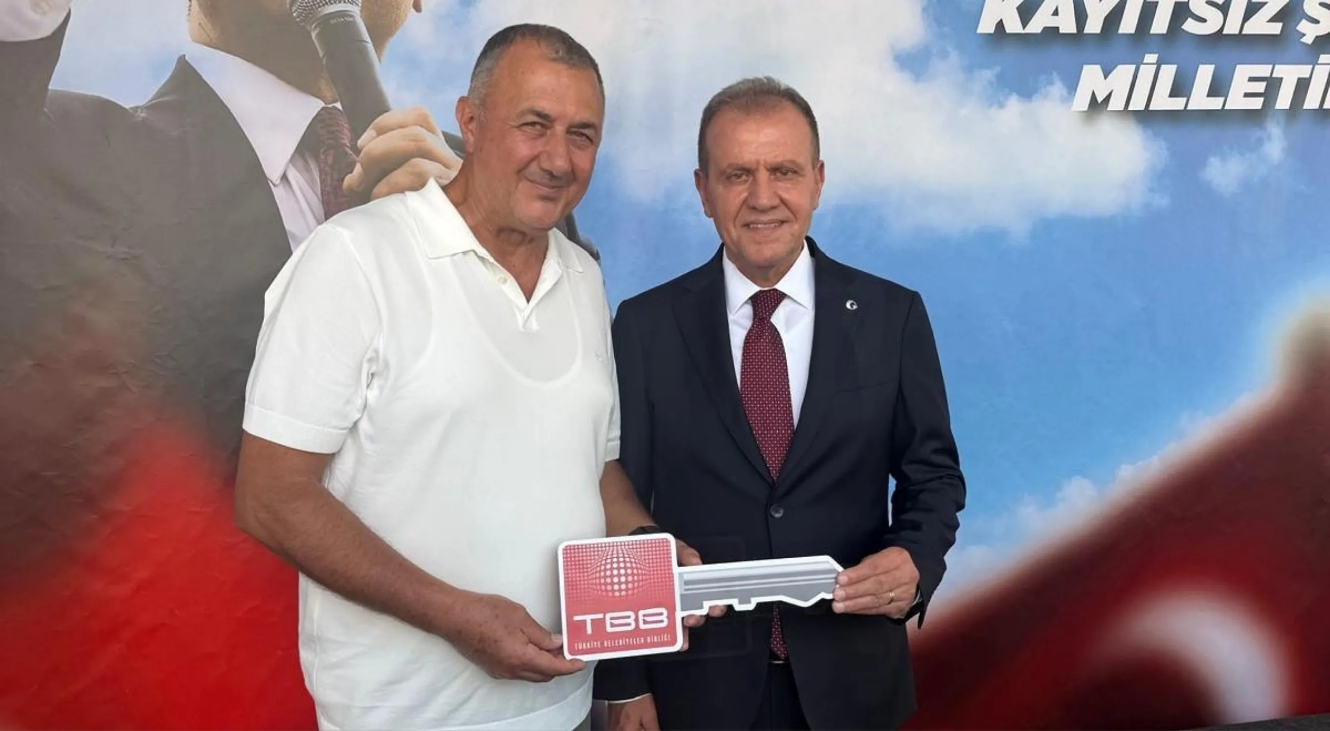 Ardeşen Belediyesi'ne yeni iş makineleri kazandırıldı