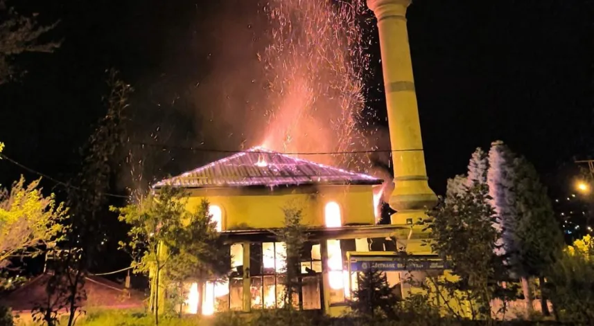Ordu’da 58 yıllık cami yandı