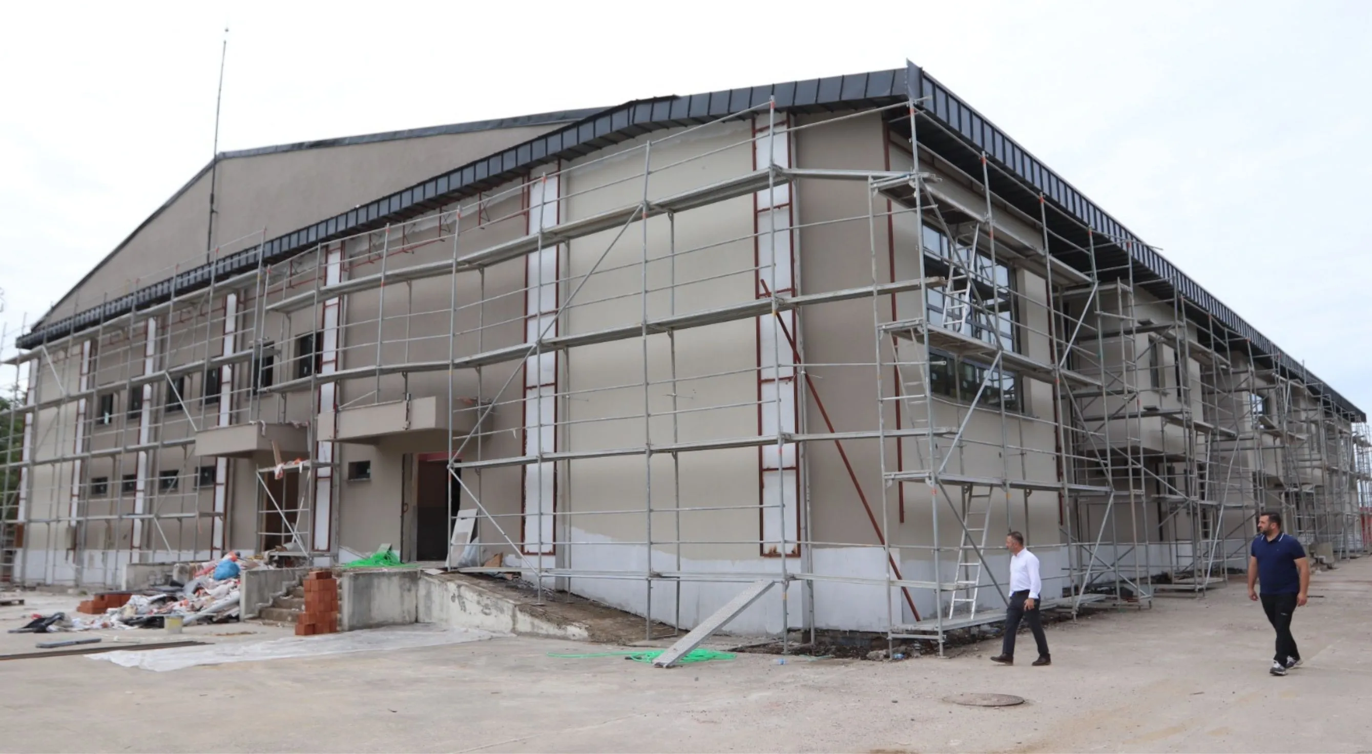 İyidere'de spor salonu yenilen yüzüyle hizmet verecek